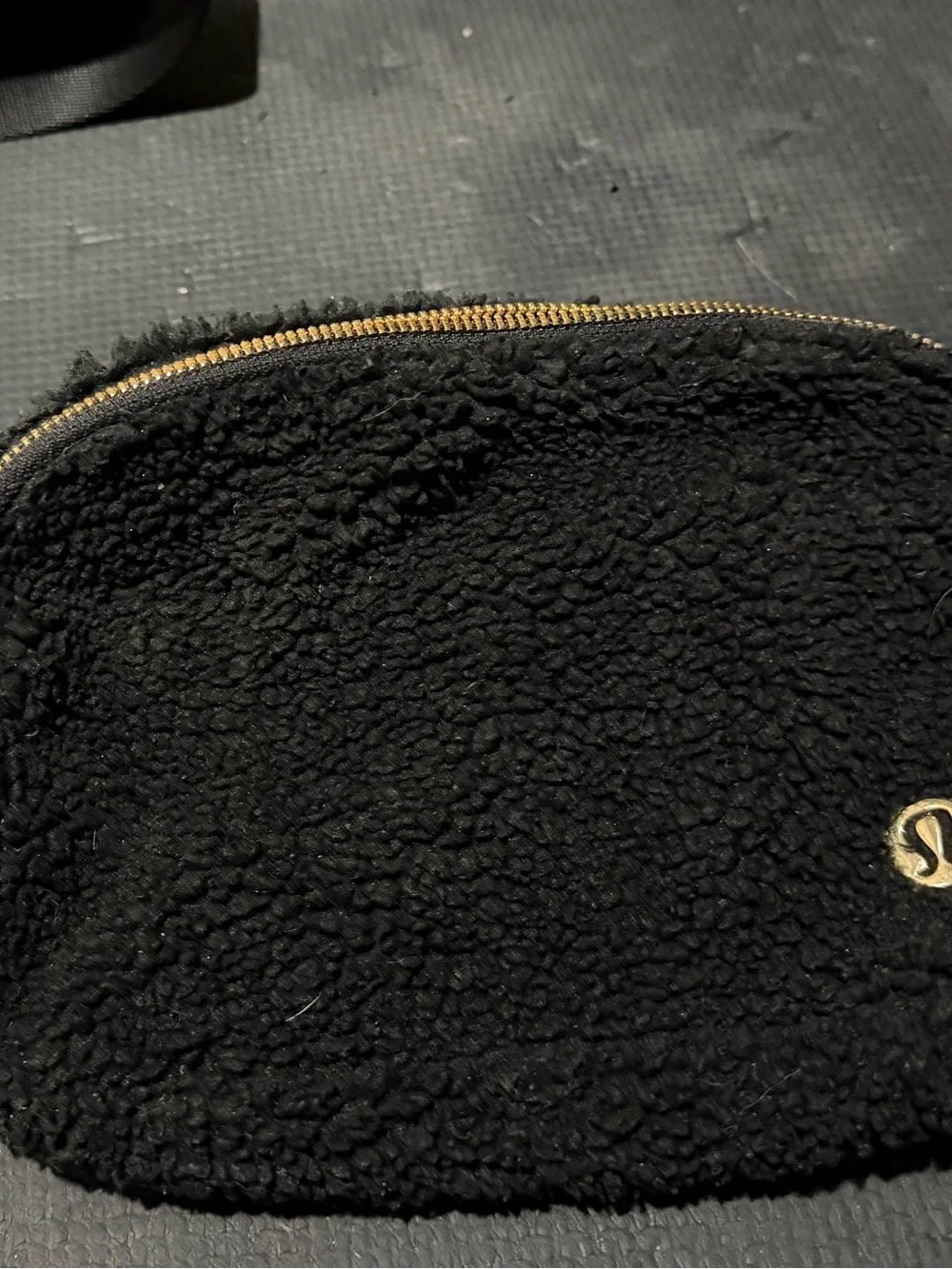 Lululemon Black Sherpa Everywhere Belt Bag 1L